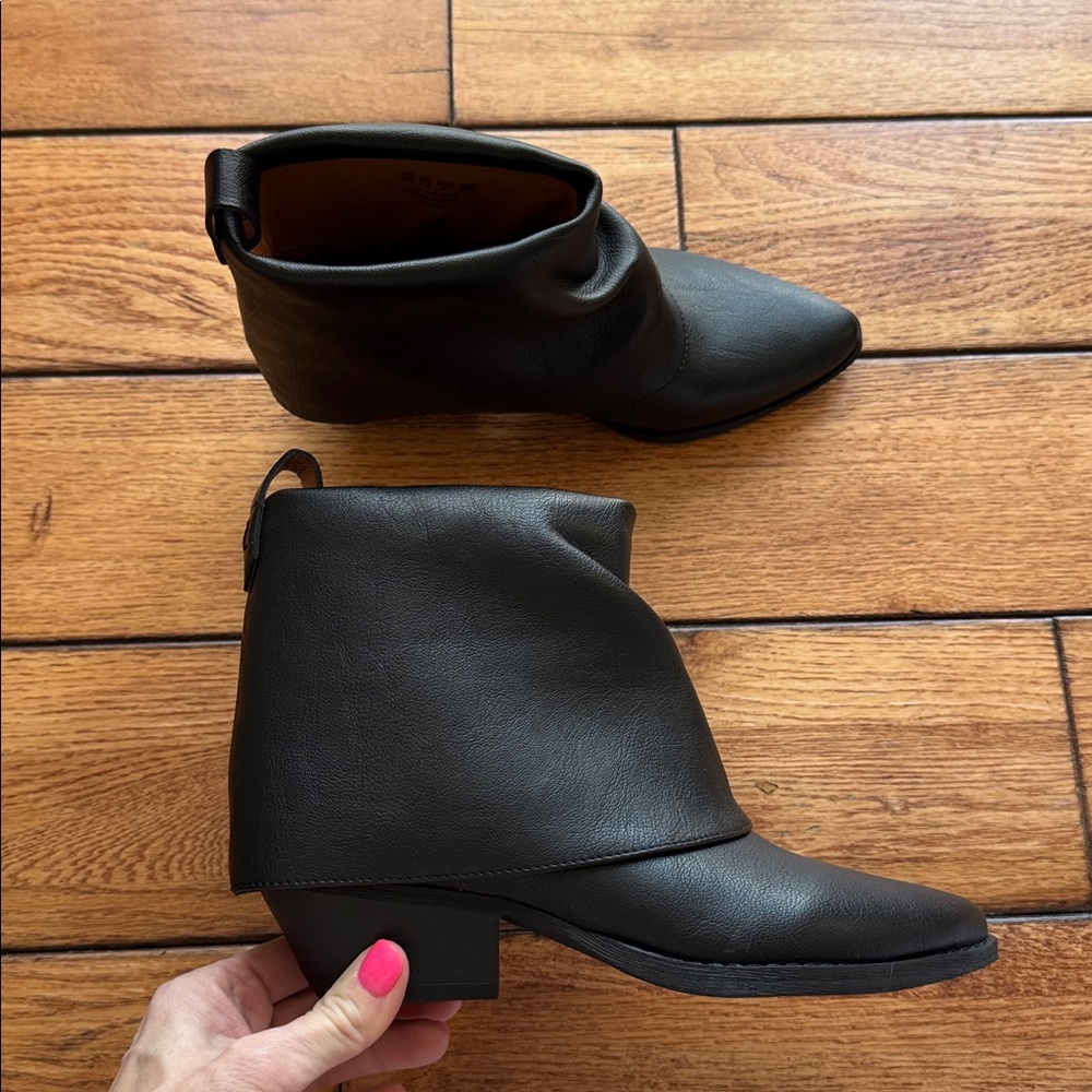Zodiac Malina Boots Black Size 7 Folder Western Boho Pointed Toe Pull On Cushion